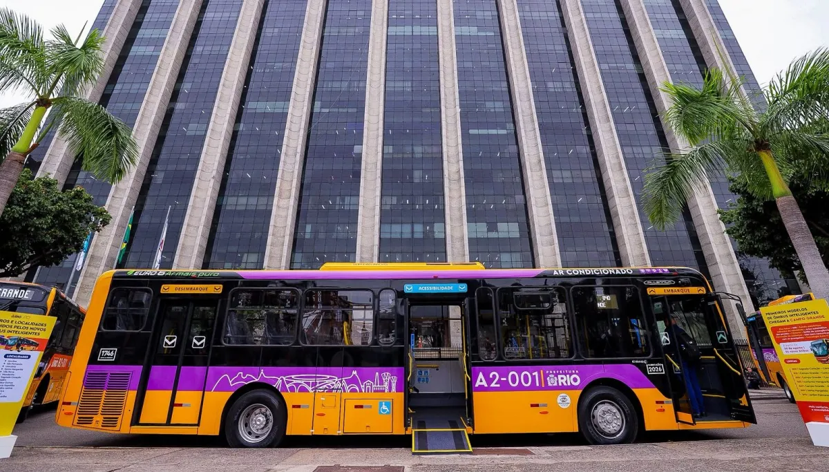 Prefeitura do Rio de Janeiro apresenta novos ônibus que passam a integrar a nova rede integrada de transporte a partir de agosto