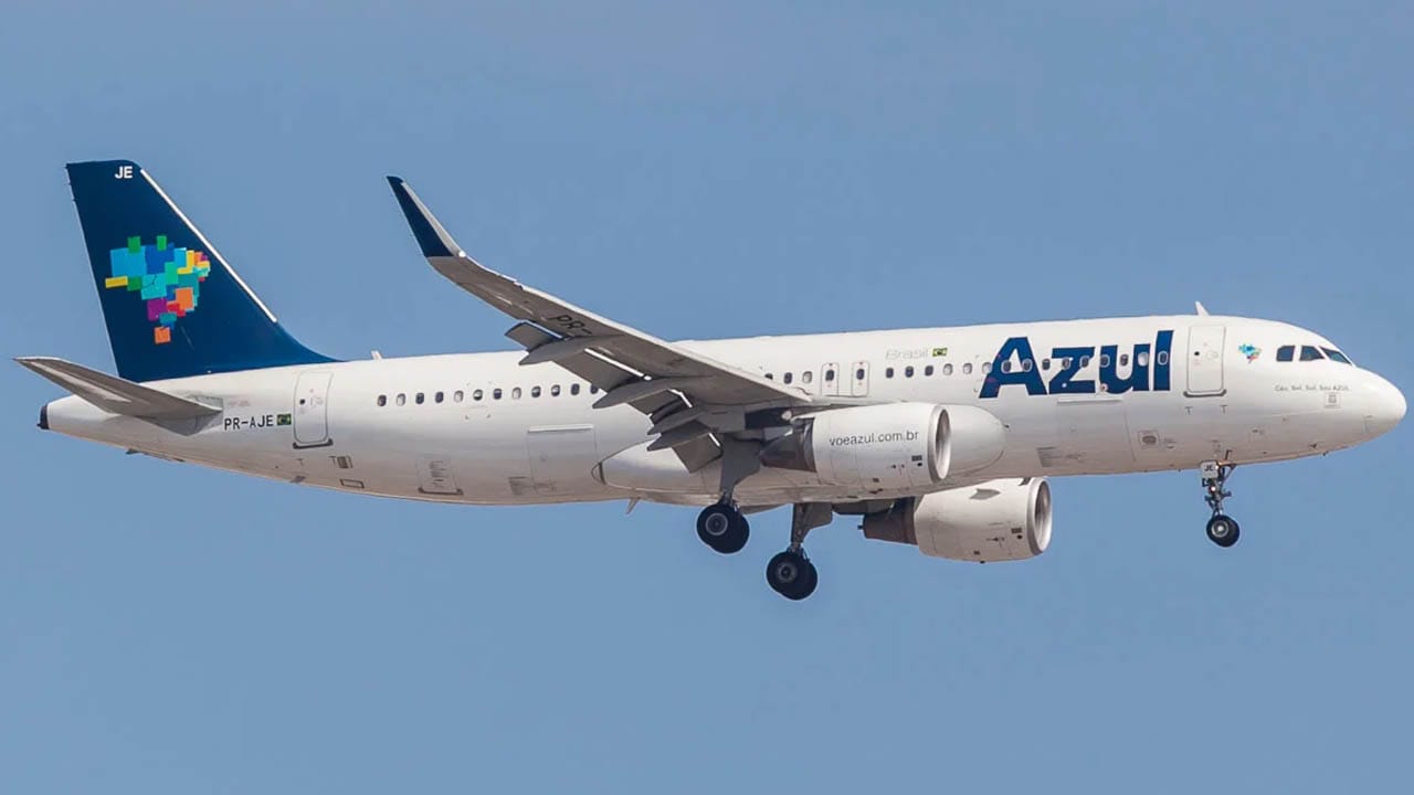 Avião da Azul com falha hidráulica aciona código de urgência em SP