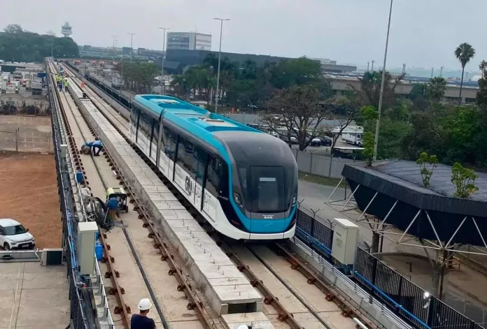 Aeromóvel de Guarulhos passa a operar com dois trens sincronizados e reforça atendimento
