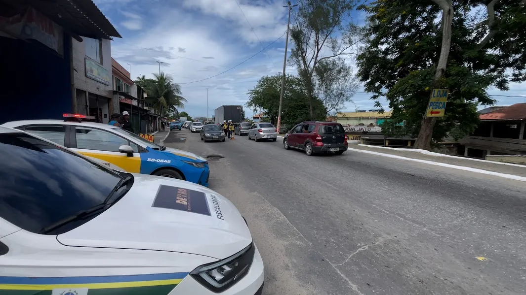Detro-RJ e CPRv realizam operação contra transporte ilegal