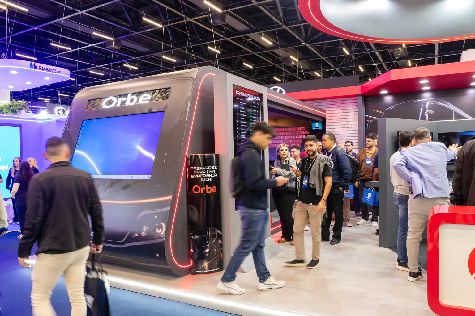 Orbe do Brasil leva tecnologia integrada e experiência imersiva para a Lat.Bus 2026