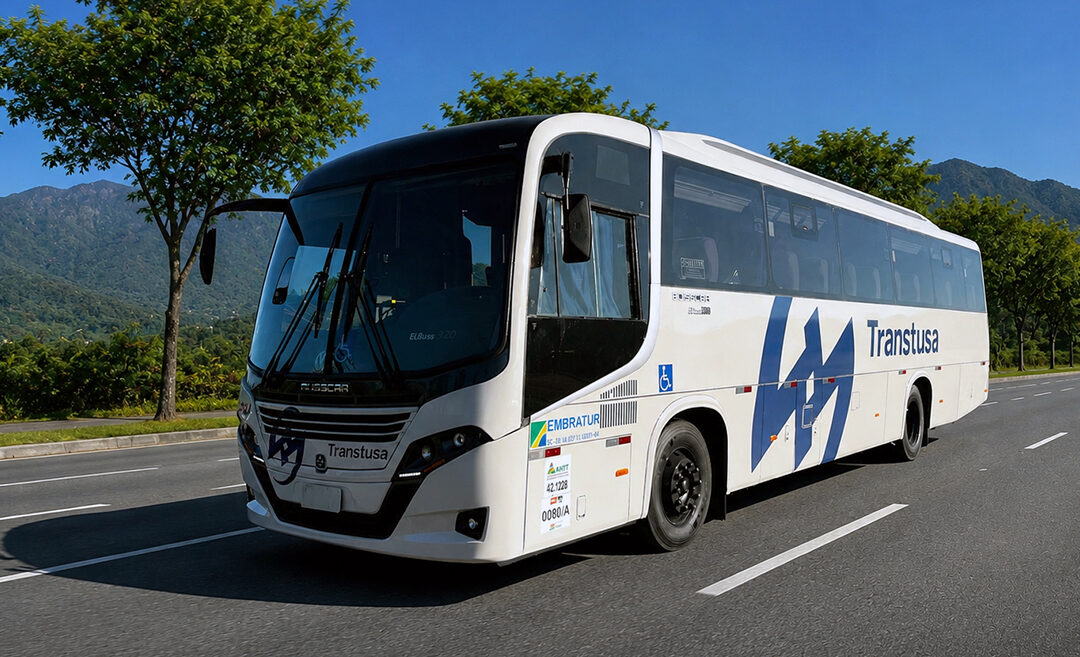 Busscar entrega novo El Buss 320 à Transtusa para operações regionais e de fretamento