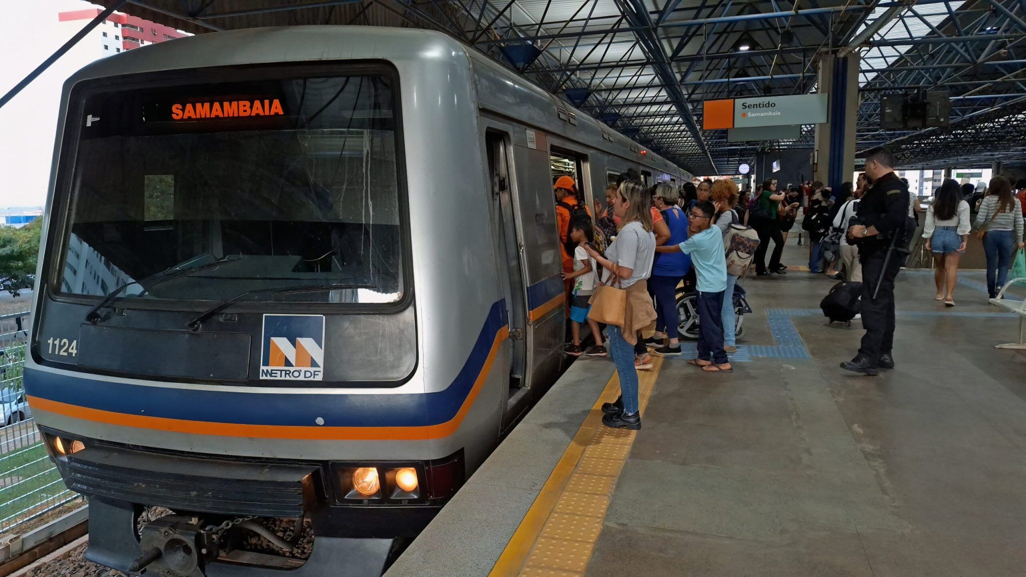 Metrô-DF: sindicato aprova greve geral