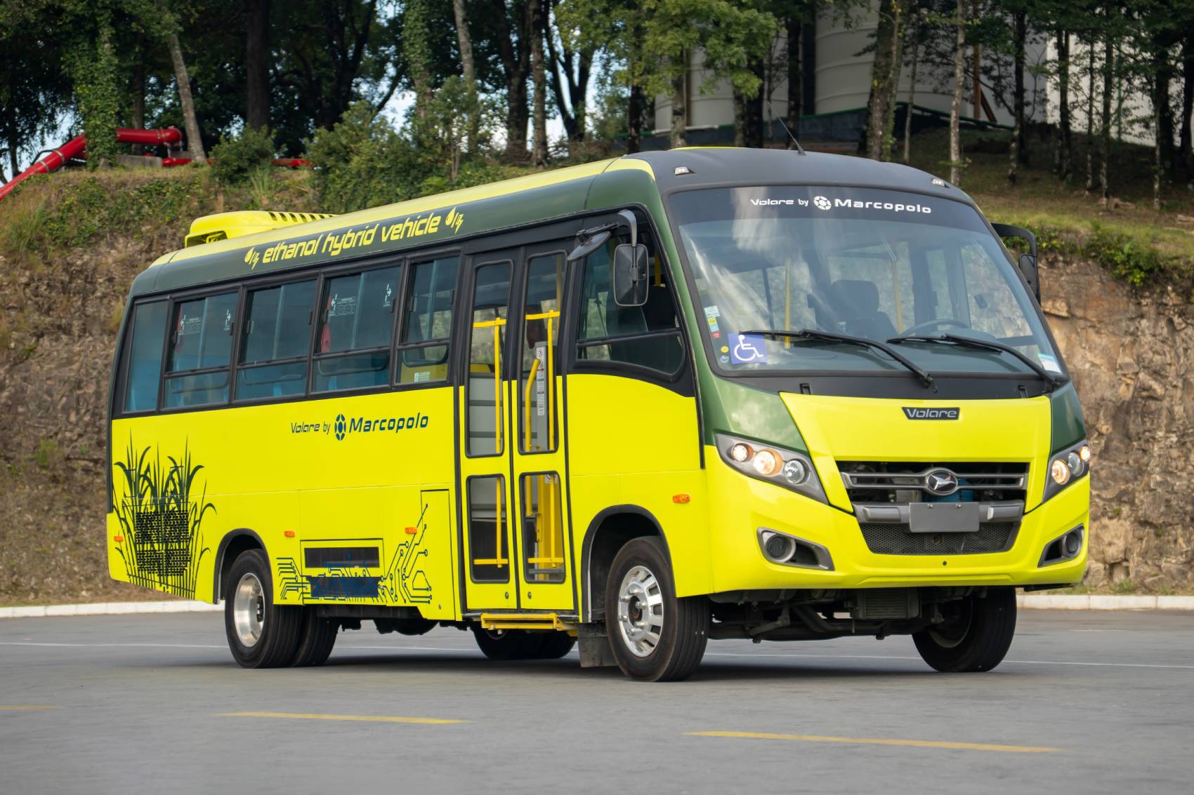 Marcopolo apresenta micro-ônibus híbrido movido a etanol e reforça protagonismo na descarbonização do transporte
