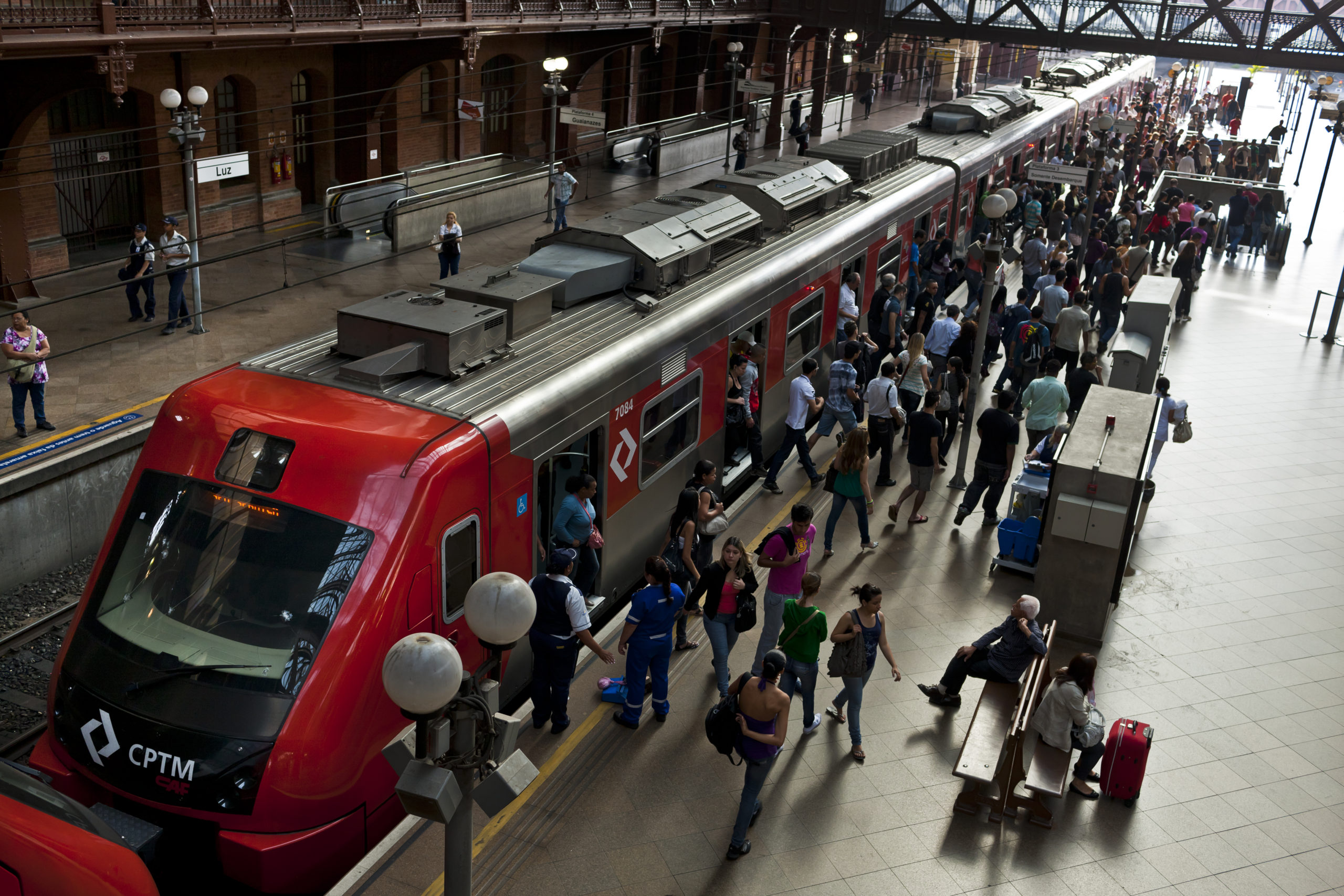 CPTM expande pagamento por Pix em todas ATMs das Linhas 11-Coral, 12-Safira e 13-Jade