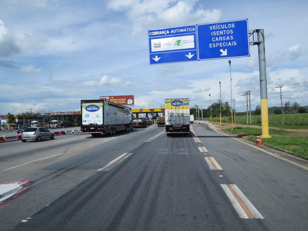 Rodovia Dutra tem pistas interditadas em Piraí