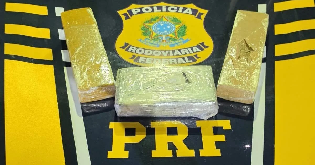 Passageiro é flagrado com drogas em ônibus na BR-232, em Serra Talhada