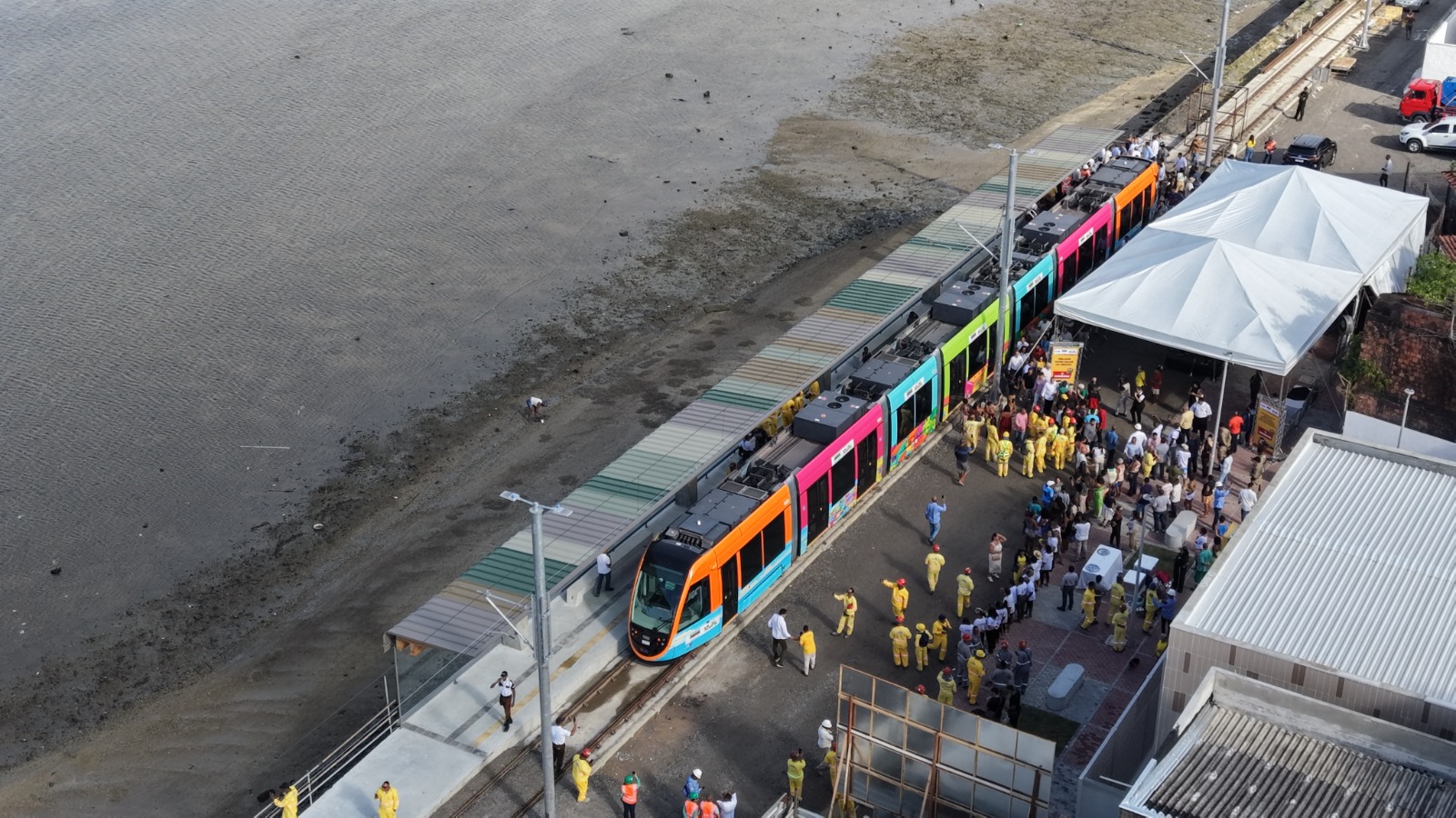 VLT de Salvador supera 100 mil passageiros