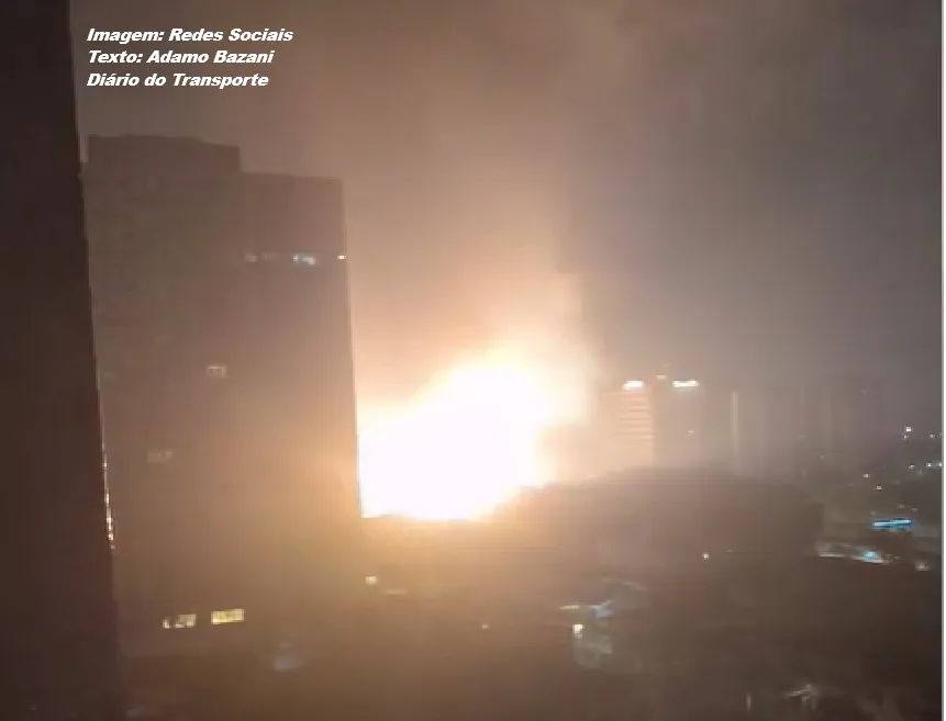 Imagens mostram fogo em subestação da CPTM. Linhas 11, 12 e Expresso Aeroporto sofrem interrupções neste sábado por causa de queda de raio