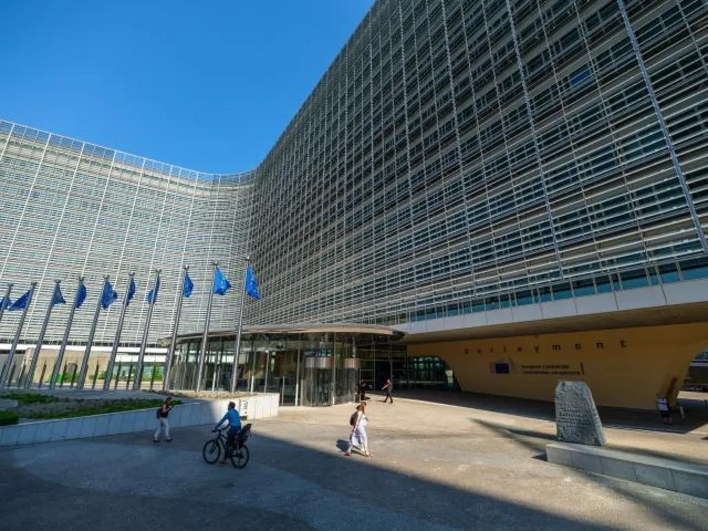 Comissão Europeia propõe preferência de produtos europeus nas licitações públicas da UE