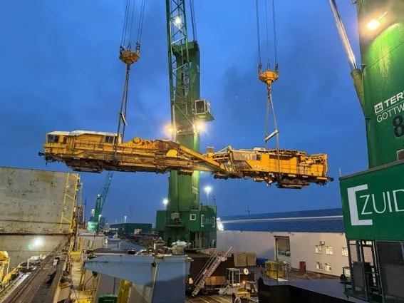 Trivia Trens recebe maquinário inédito na América do Sul para renovação ferroviária no Lote Alto Tietê