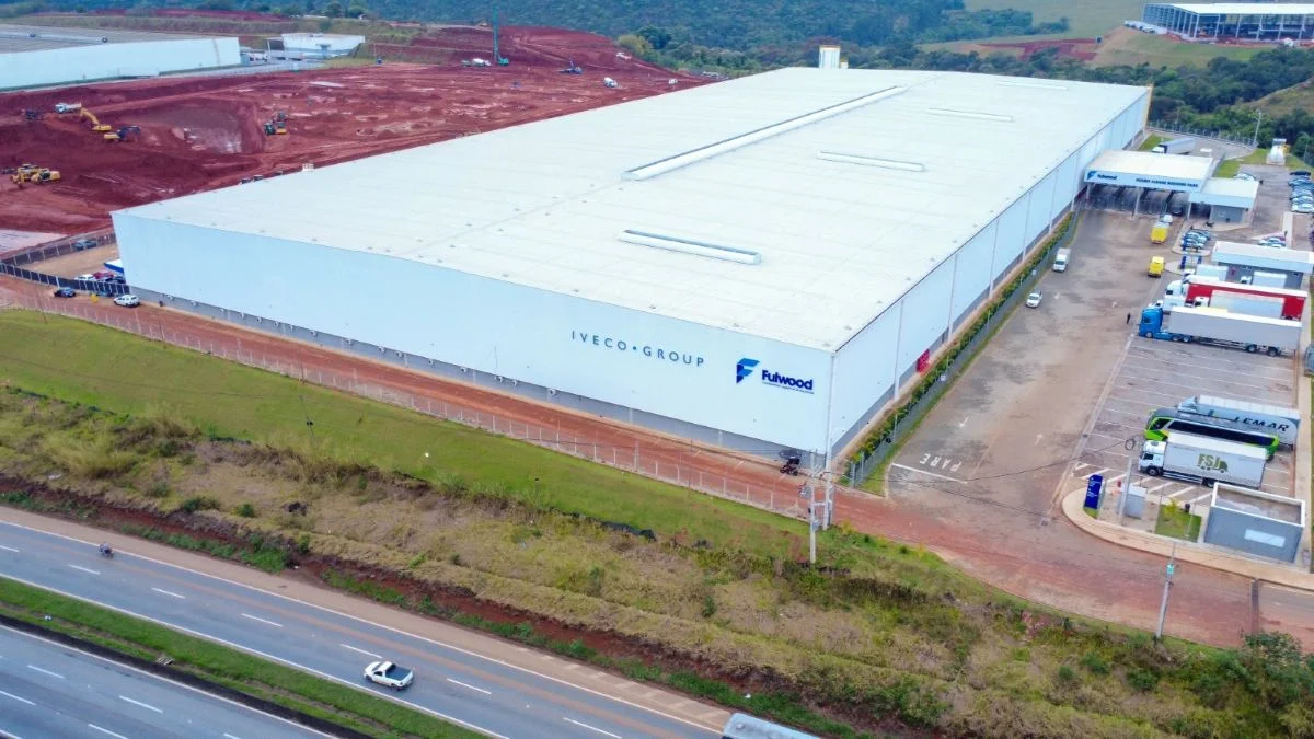 Iveco Group investe e amplia distribuição de peças na América Latina