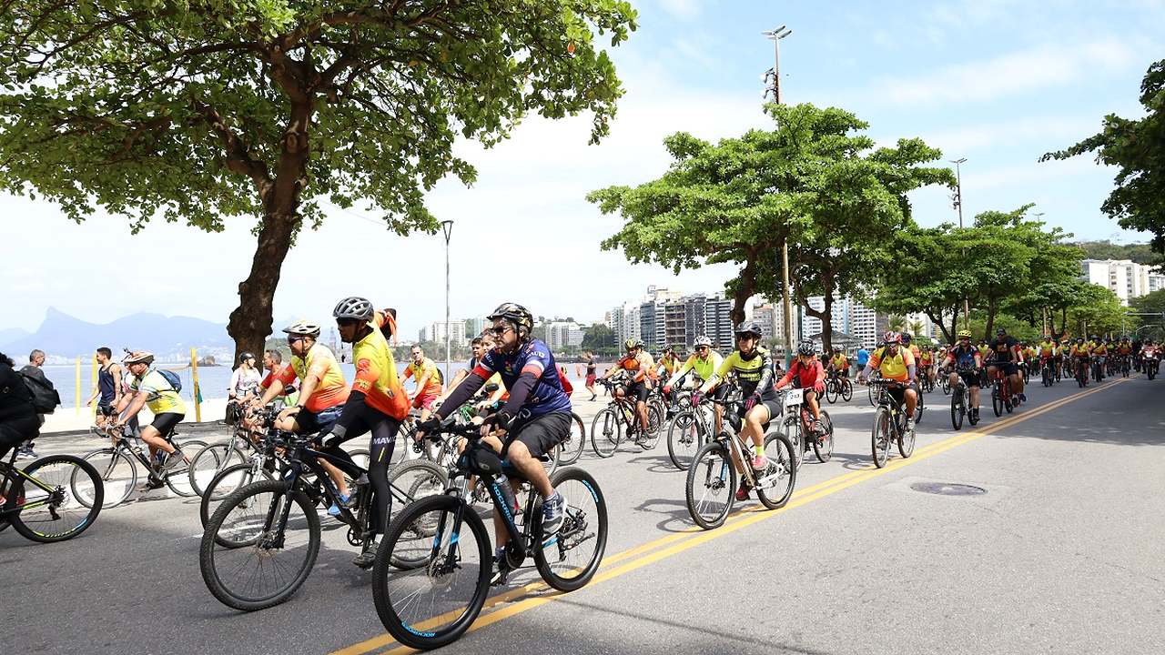 Niterói faz Pedal do Dia Mundial sem Carro no caminho Niemeyer