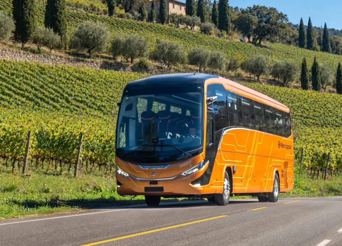 Marcopolo apresenta versão definitiva do Paradiso G8 para a Europa na FIAA após confirmar venda de 21 ônibus como antecipou o Diário do Transporte