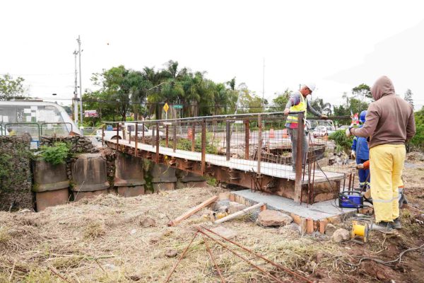 Ponte de acesso de pedestres ao Aeroporto de Guarulhos é realocada após interdição