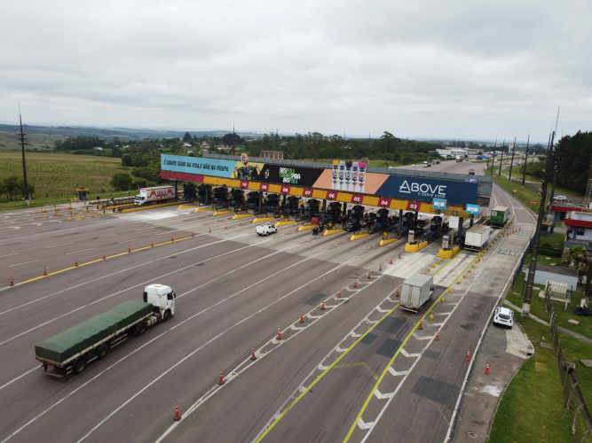 Descer para o Litoral do Paraná fica mais caro neste domingo, com reajuste do pedágio