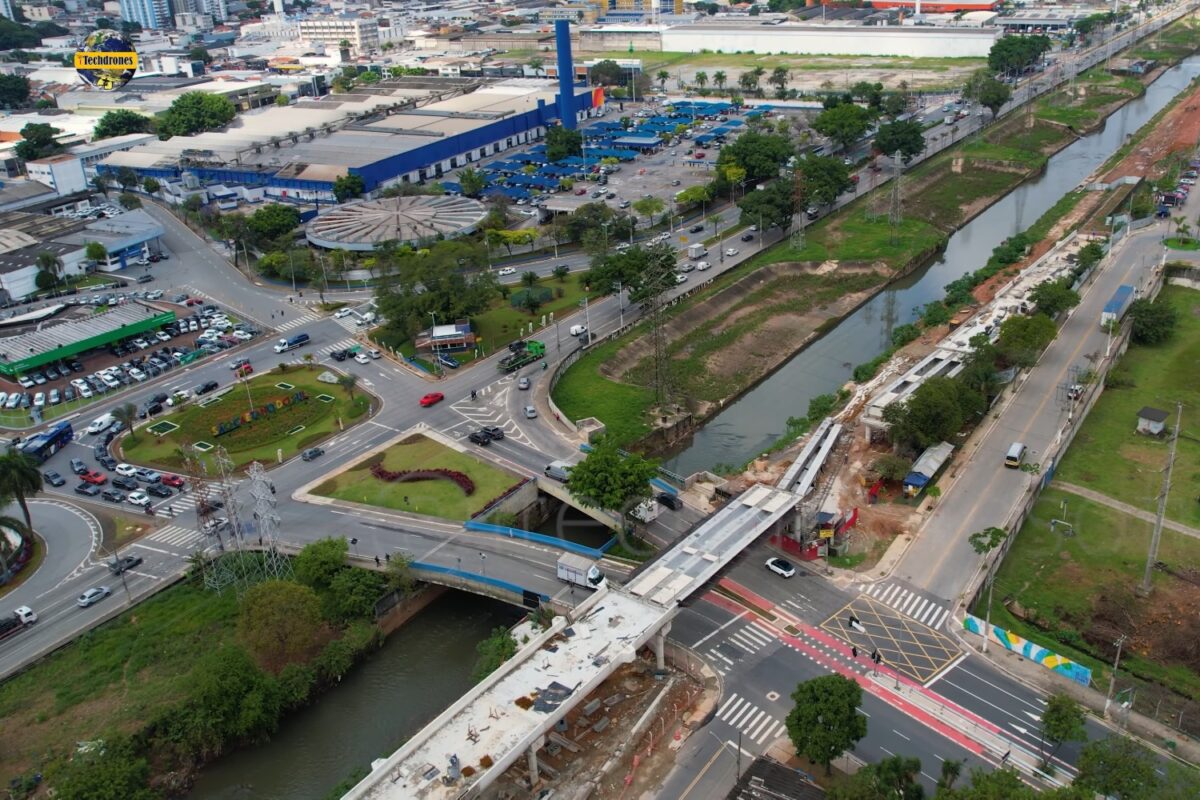 Tarcísio volta a ameaçar contrato do BRT-ABC a poucas semanas do prazo de entrega