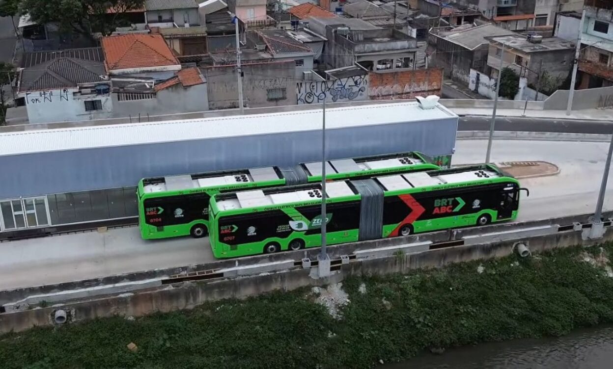 Tarcísio ameaça caducar contrato do BRT-ABC se obra não ficar pronta