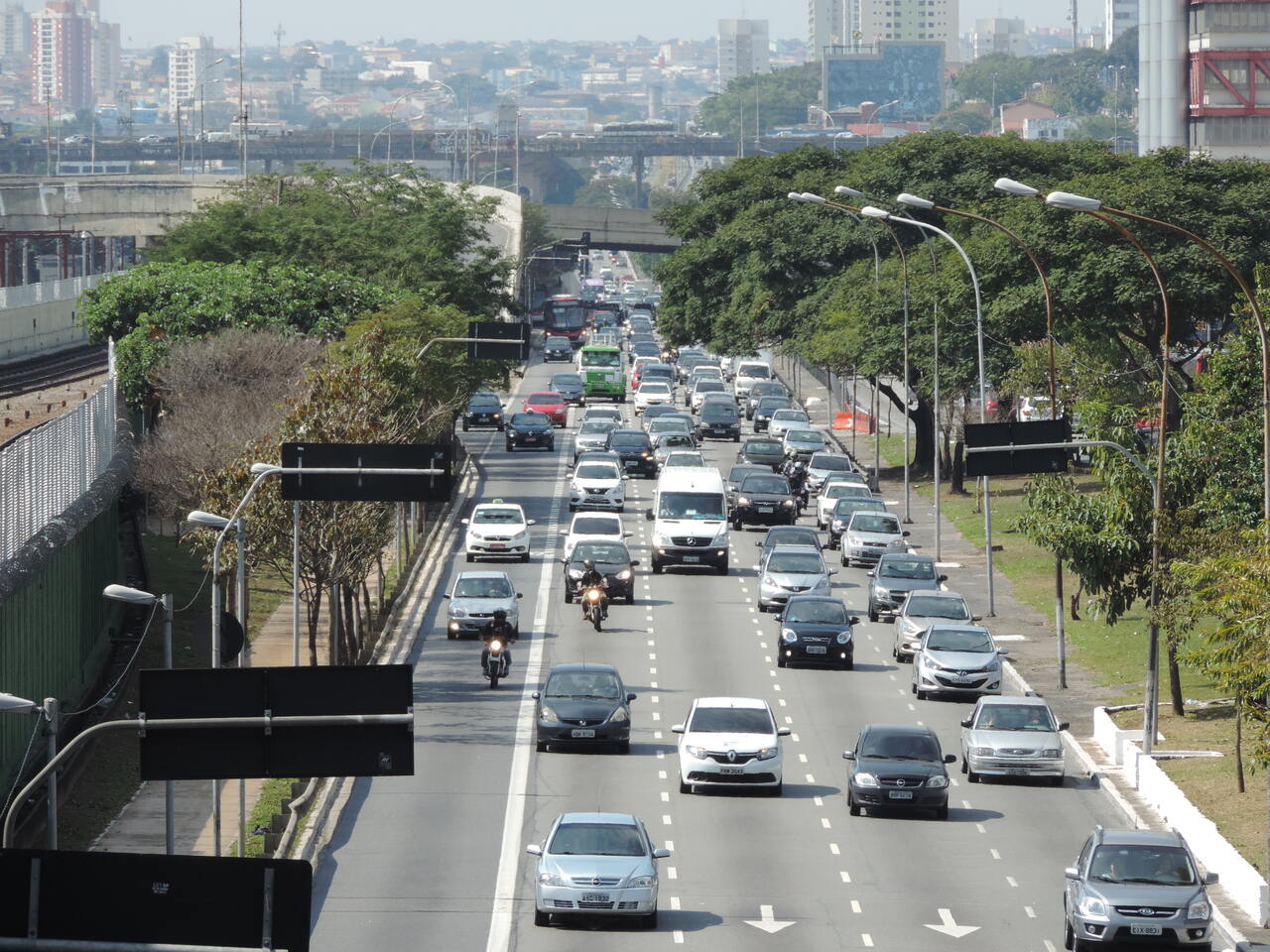 Dia Mundial Sem Carro: não basta pedir para deixar o automóvel em casa; é preciso oferecer transporte público digno