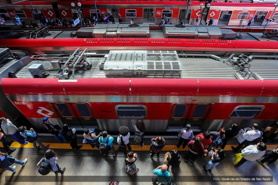 CPTM recebe vivência de mini tênis de mesa na Estação Palmeiras-Barra Funda