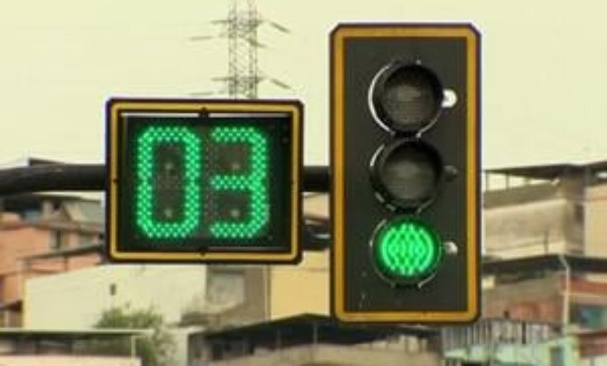 Projeto de lei prevê cancelar multas em cruzamentos sem semáforo com contagem regressiva