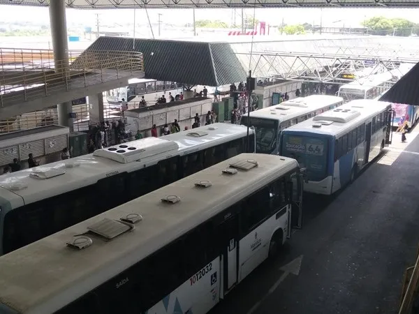 Rodoviários de Manaus (AM) paralisam parte do sistema de transporte público nesta terça-feira (22)