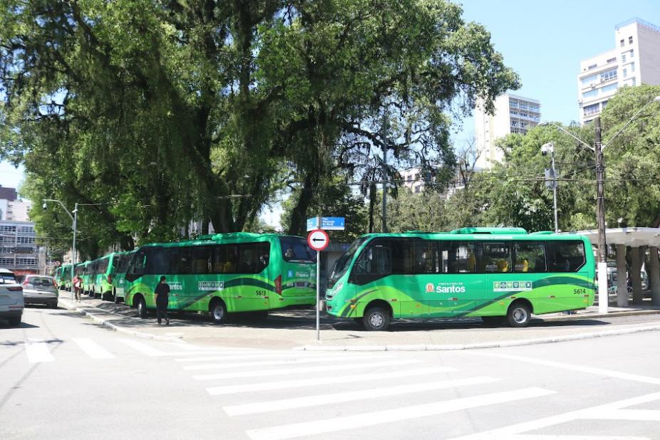 Santos coloca em circulação 14 novos micro-ônibus para os morros