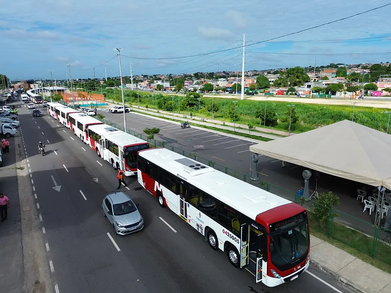 Circulação dos ônibus do transporte público de Manaus (AM) é retomada após paralisação dos rodoviários