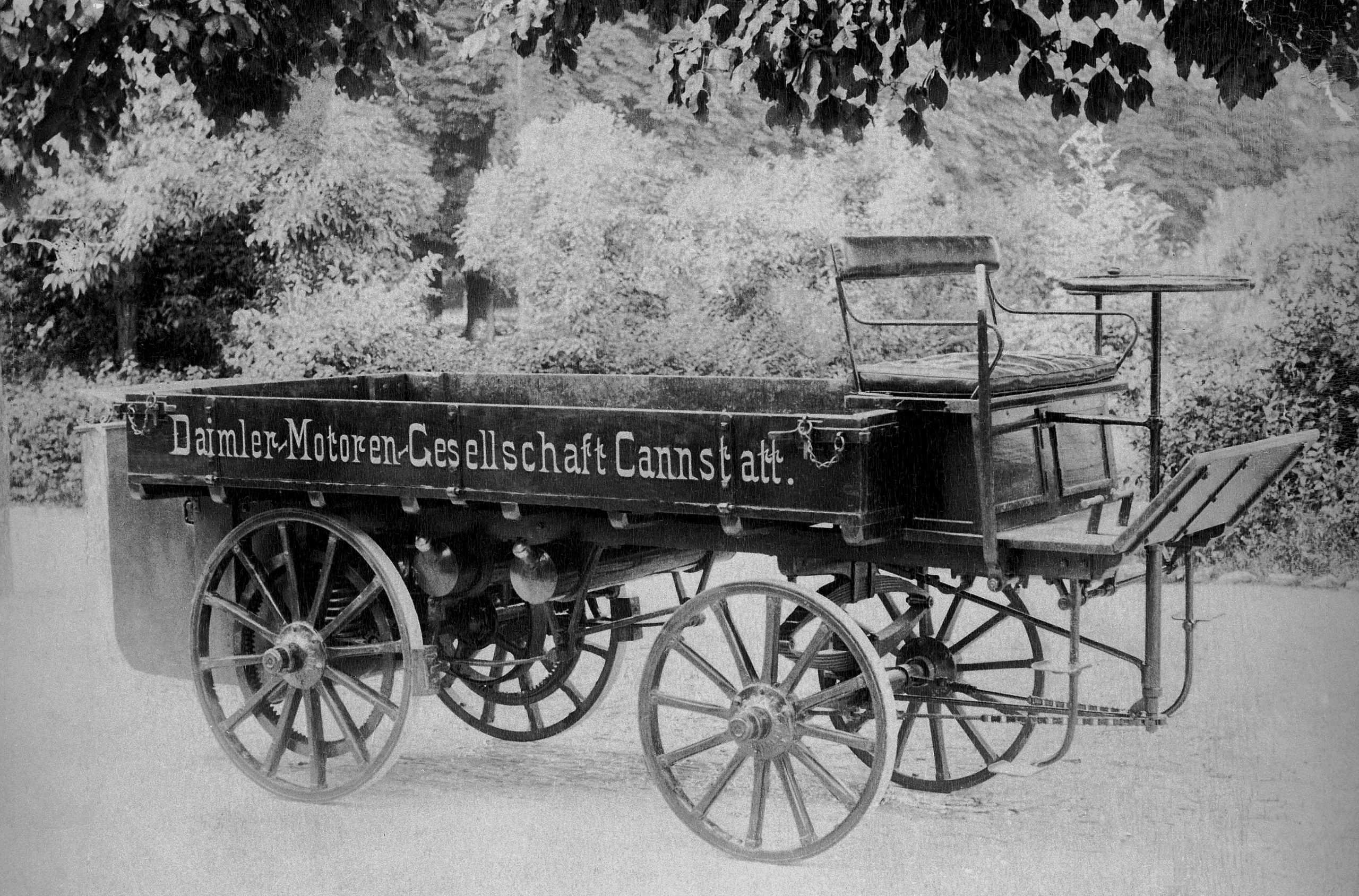 Primeiro caminhão do mundo: de 1,06 litro a baterias e hidrogênio