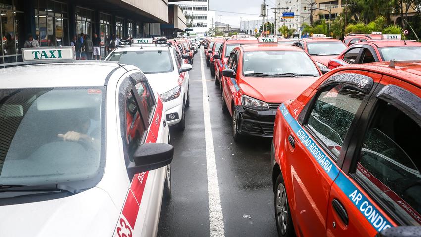 EPTC abre inscrições para sorteio de 34 vagas em pontos de táxi de Porto Alegre