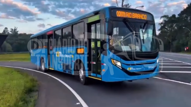 Primeiros 60 ônibus zero km da JTP começam a sair da Caio para Rio Branco (AC) e devem chegar até quinta-feira (1º), anuncia prefeito – VÍDEO
