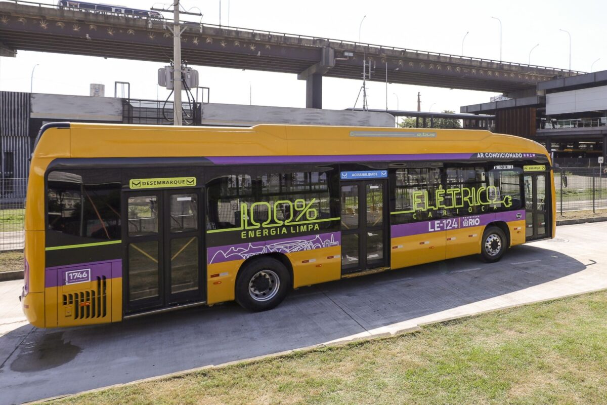 Rio prepara primeira frota de ônibus elétricos em larga escala com 175 veículos
