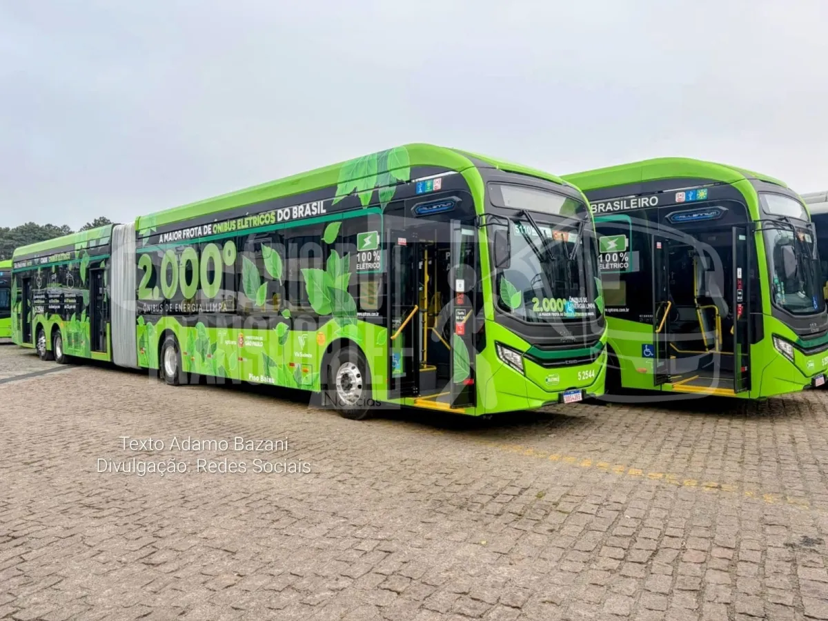 São Paulo ultrapassa 2 mil ônibus elétricos com apresentação nesta quarta (30). Veículo número 2 mil é um superarticulado Eletra/Caio/Mercedes-Benz da Via Sudeste