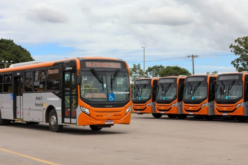 Rodoviários do Distrito Federal rejeitam proposta das empresas de ônibus e o transporte público da capital federal entra em greve a partir da 0h desta segunda-feira (28)
