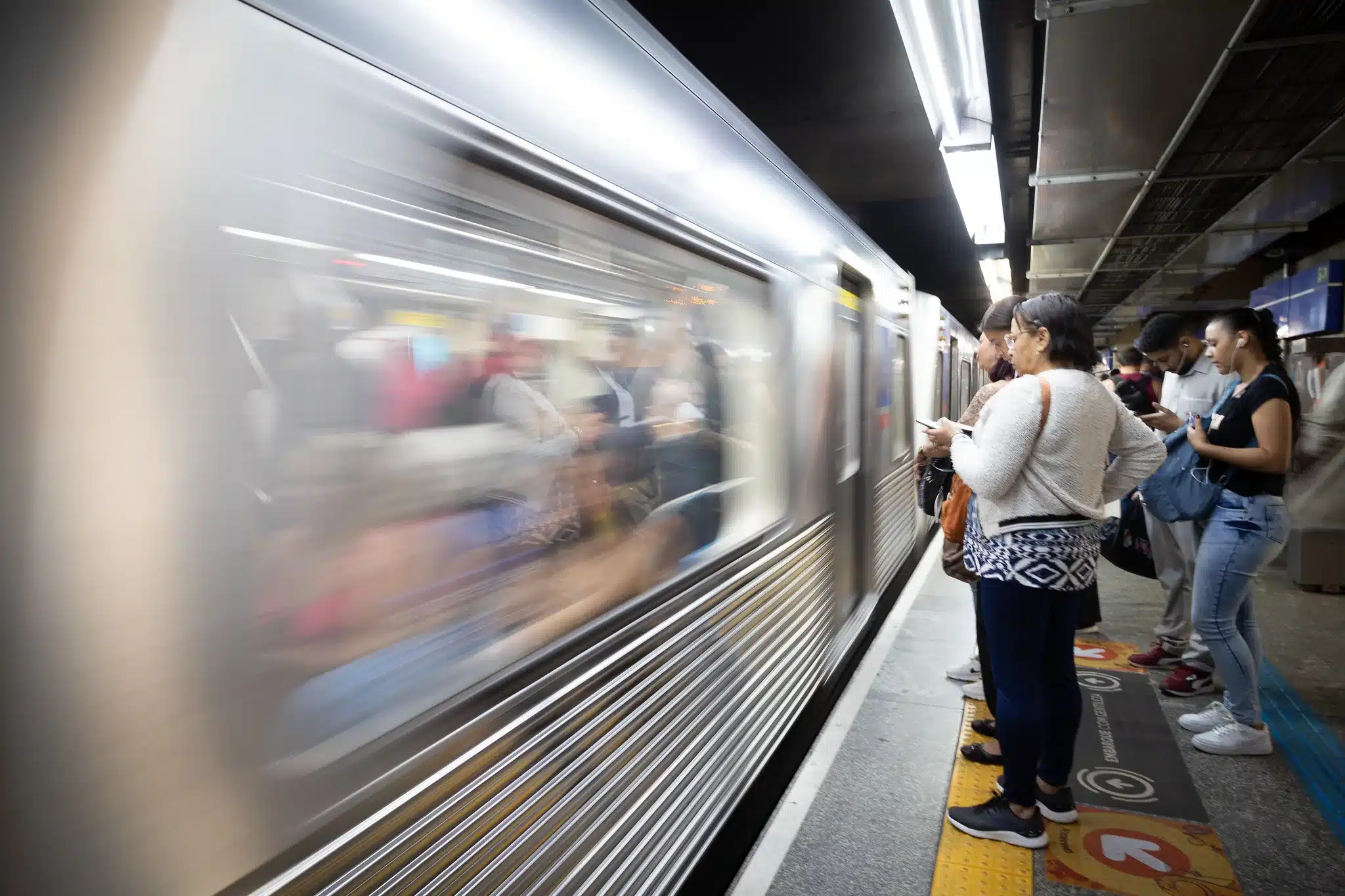 Passageiros economizam com Cartão Fidelidade no transporte metropolitano