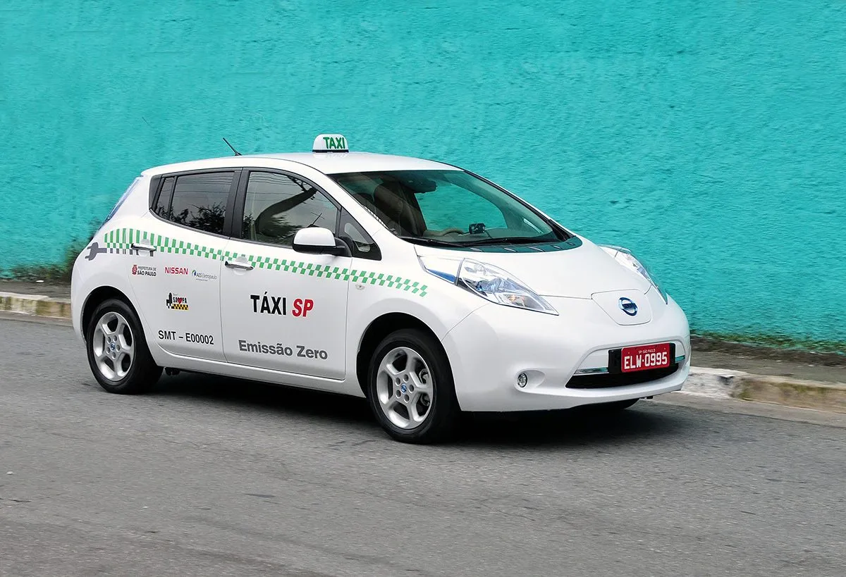 Prefeitura de São Paulo prorroga até 9 de dezembro cadastros de taxistas, escolares, motofretistas e condutores de carga a frete