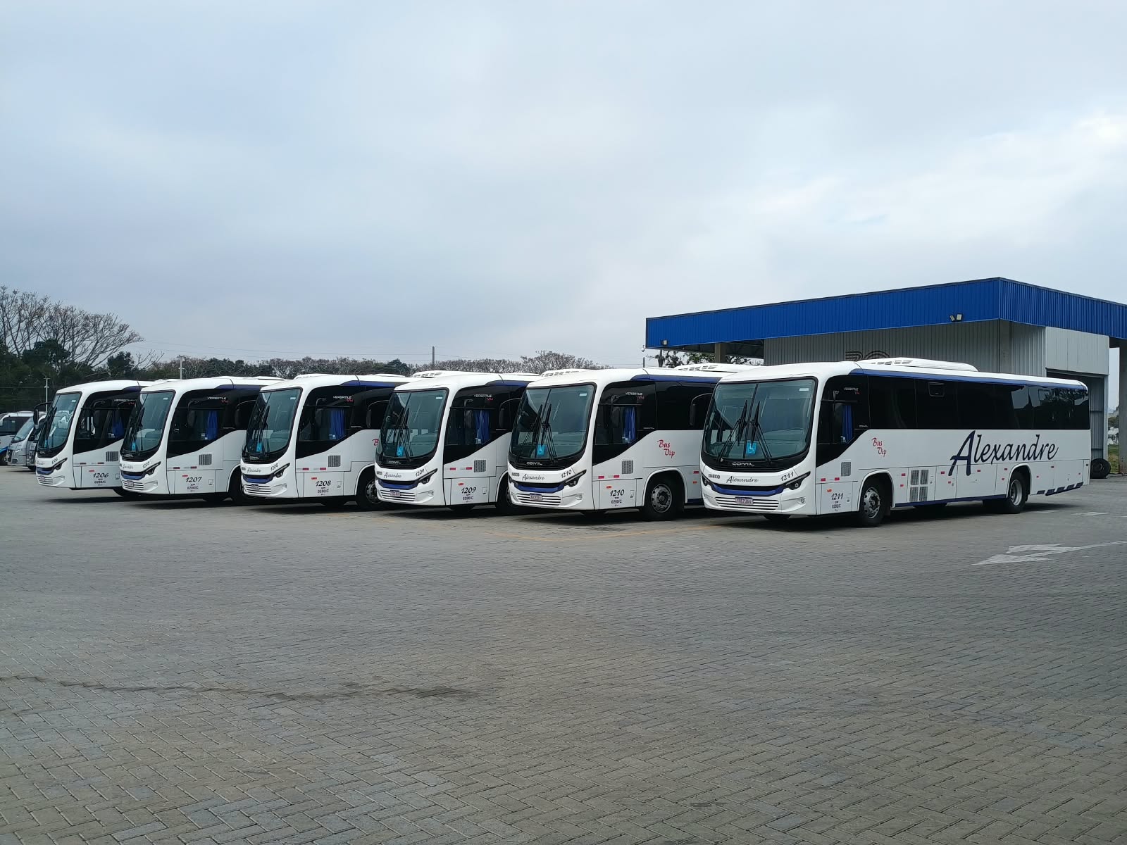Alexandre Fretamento e Turismo amplia frota com seis novos chassis IVECO BUS 17-280