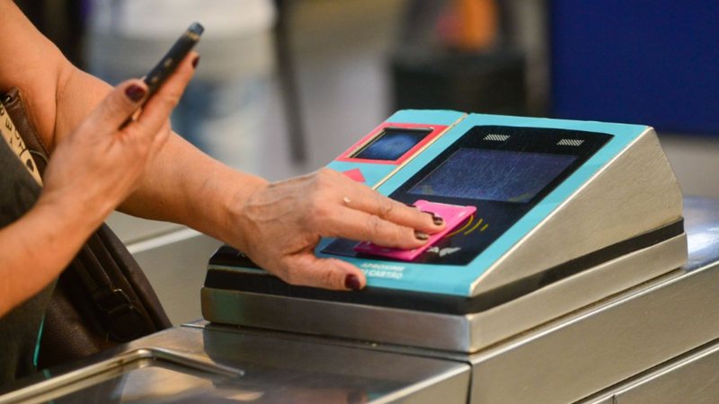 CPTM antecipa cronograma e expande pagamento por aproximação para novas estações