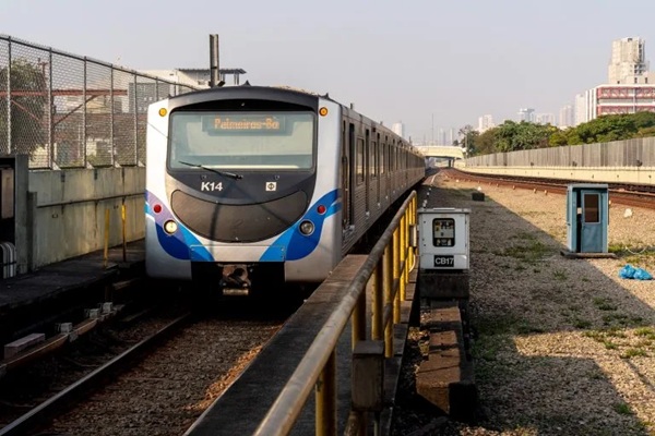 Sindicato realiza assembleia para decidir sobre greve no Metrô de SP nesta quarta-feira